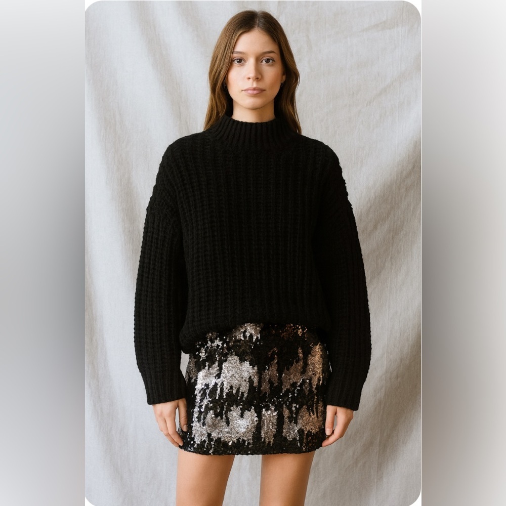 Solemio Black and Silver Sequin mini Skirt holiday piece New Years